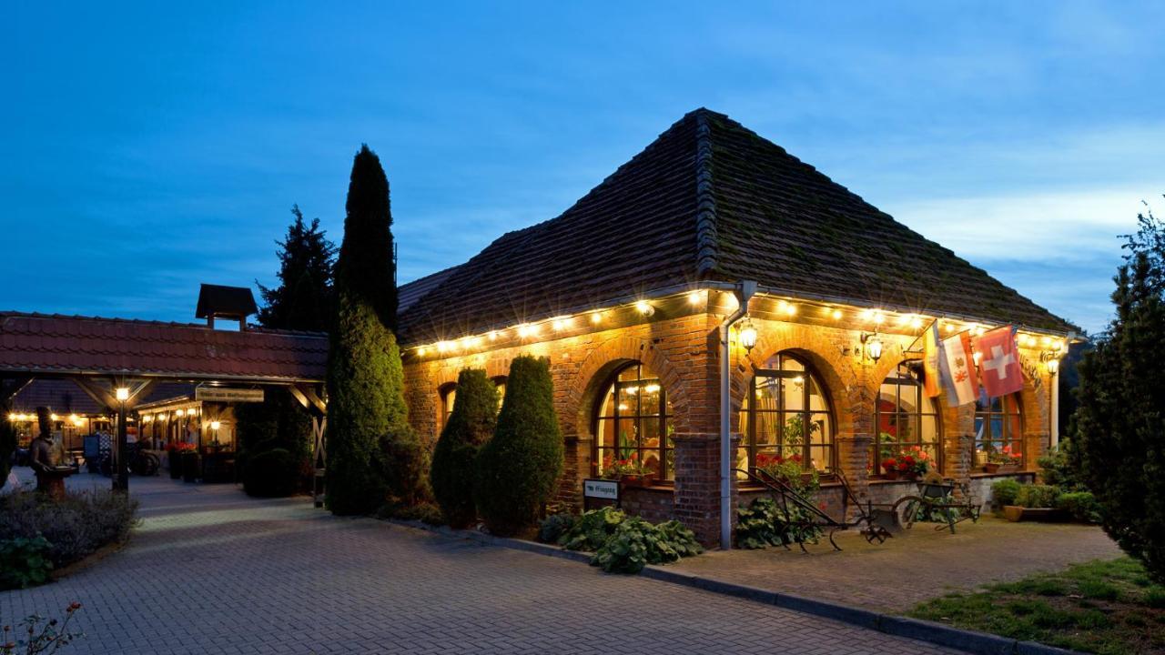 Landhotel Zur Schmiede Göhren-Lebbin Exterior foto